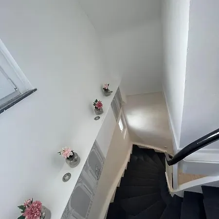 Berg Messe Dg 1zi, K,d,b Parkplatz, W-lan, Homeoffice Apartment Bergisch Gladbach