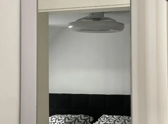 Berg Messe Dg 1zi, K,d,b Parkplatz, W-lan, Homeoffice * Bergisch Gladbach