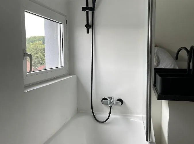 Berg Messe Dg 1zi, K,d,b Parkplatz, W-lan, Homeoffice * Bergisch Gladbach