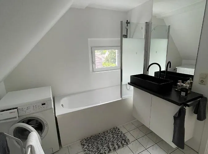 Berg Messe Dg 1zi, K,d,b Parkplatz, W-lan, Homeoffice Lejlighed Bergisch Gladbach