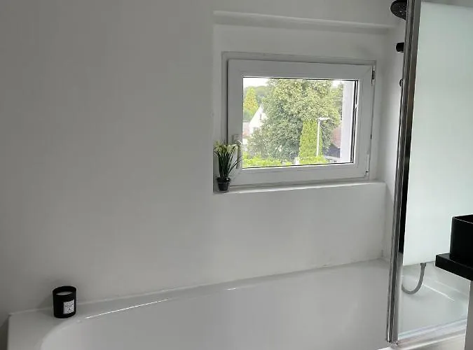 Berg Messe Dg 1zi, K,d,b Parkplatz, W-lan, Homeoffice Bergisch Gladbach