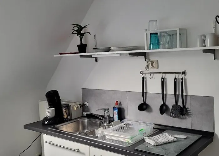 Berg Messe Dg 1zi, K,d,b Parkplatz, W-lan, Homeoffice Appartement *