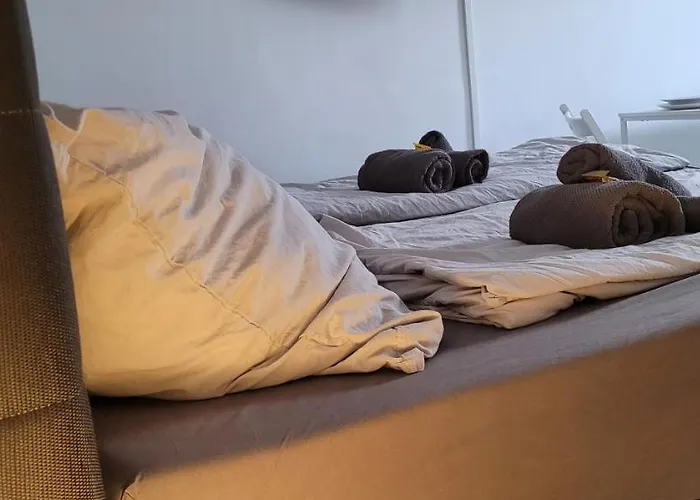 Berg Messe Dg 1zi, K,d,b Parkplatz, W-lan, Homeoffice Appartement *